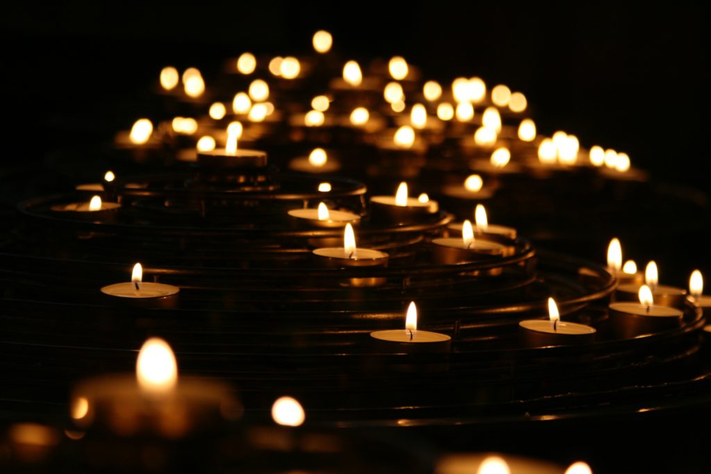 Messe à la lueur des bougies